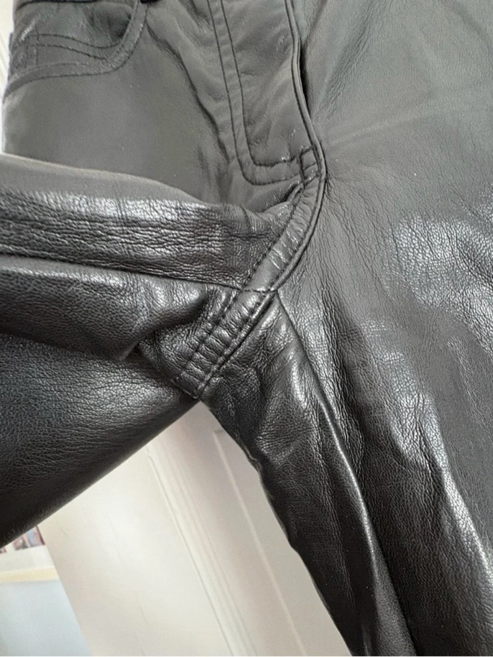 Aritzia Wilfred Black Faux Leather Pants Size 4 Vegan High Waist Cropped